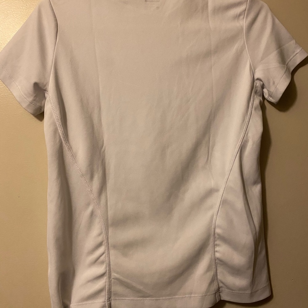 White size medium Nike tennis top πΎ - Picture 4 of 5